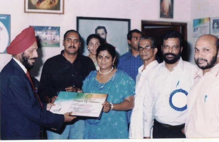 1) അര്ജുന അവാര്ഡ് നേടിയ മലയാളി ദമ്പതികള് ഷൈനി വില്സനും വില്സന് ചെറിയാനും 2) ഐക്യരാഷ്ട്ര സഭ സമാധാനത്തിന്റെ അംബാസഡറായി തെരഞ്ഞെടുത്ത ഇന്ത്യന് കായിക താരം വിജയ് അമൃതരാജ് 3) മൈക്കല് ജോര്ദ്ദന് ഏതു കളിയിലൂടെയാണ് ലോക പ്രശസ്തനായത് ബാസ്ക്കറ്റ് ബോള് 4) ബ്ലാക്ക് ബ്രാഡ്മാന് എന്ന് വിളിപ്പേരുള്ള ക്രിക്കറ്റ് താരം ജോര്ജ് ഹെഡ്ലി (വെസ്റ്റ്ഇന്ഡീസ്) 5) എംസിസി എന്ന ചുരുക്കപ്പേരില് അറിയപ്പെട്ട ക്രിക്കറ്റ് താരം മൈക്കല് കോളിന് ക്രൗഡി 6) പോളോ ടീമില് എത്ര പേരുണ്ട് നാല് 7) ലിയാന്ഡര് പേസ് ഒളിംപിക്സ് ടെന്നീസില് വെങ്കലം നേടി. അദ്ദേഹത്തിന്റെ പിതാവ് ഡോക്ടര് വേസ് പേസും ഒളിംപിക്സില് വെങ്കലം നേടിയിട്ടുണ്ട്. ഏതിനത്തില് ഹോക്കിയില് 8) ഇന്ത്യ എത്ര തവണ ഒളിംപിക് ഹോക്കിയില് സ്വര്ണം നേടി എട്ടു തവണ 9) വിംബിള്ഡണ് സിംഗിള്സ് കിരീടം നേടിയ ഏറ്റവും പ്രായം കുറഞ്ഞ താരം ബോറിസ് ബെക്കര് 10) മഹീന്ദ്ര ആന്റ് മഹീന്ദ്ര ഫുട്ബോള് ടീമിന്റെ ഇപ്പോഴത്തെ പേര് മഹീന്ദ്ര യുണൈറ്റഡ്