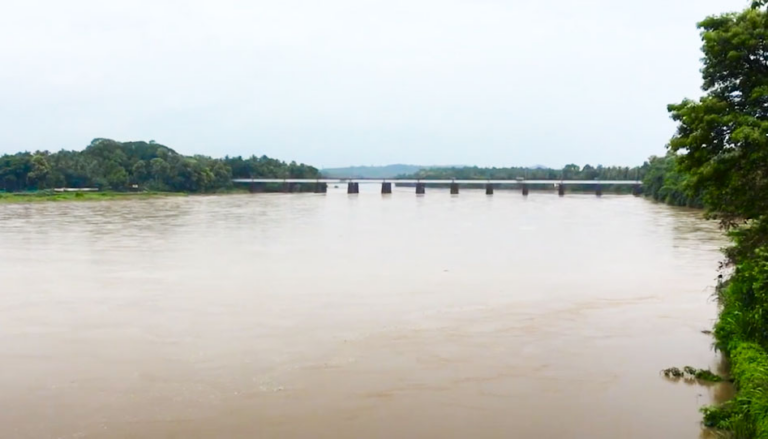1) പാത്രക്കടവ് പദ്ധതി എവിടെയാണ് കുന്തിപ്പുഴ 2) ഷോളയാര് അണക്കെട്ട് സ്ഥിതി ചെയ്യുന്നത് ചാലക്കുടി പുഴ 3) കേരളത്തില് ഏറ്റവും കൂടുതല് നദികള് ഒഴുകുന്ന ജില്ല കാസര്കോട് 4) ചെങ്കുളം പദ്ധതി ഏത് നദിയിലാണ് മുതിരപ്പുഴ 5) കല്പ്പാത്തിപ്പുഴ ഏത് നദിയുടെ പോഷക നദിയാണ് ഭാരതപ്പുഴ 6) അരുവിക്കര അണക്കെട്ട് ഏത് നദിയിലാണ് കരമനയാര് 7) ഏത് നദിയുടെ തീരത്താണ് ശ്രീനാരായണഗുരു അരുവിപ്പുറം പ്രതിഷ്ഠ നടത്തിയത് നെയ്യാര് 8) മുതിരപ്പുഴ ഏത് നദിയുടെ പോഷകനദിയാണ് പെരിയാര് 9) തൂതപ്പുഴ ഏത് നദിയുടെ പോഷകനദിയാണ് ഭാരതപ്പുഴ 10) സൈലന്റ് വാലിയിലൂടെ ഒഴുകുന്ന നദി കുന്തിപ്പഴ 11) തേക്കടി വന്യജീവി സങ്കേതം ഏത് നദിയുടെ തീരത്താണ് പെരിയാര് 12) കുറുവ ദ്വീപ് ഏത് നദിയിലാണ് കബനി നദി 13) ആതിരപ്പിള്ളി വെള്ളച്ചാട്ടം ഏത് നദിയിലാണ് ചാലക്കുടിപ്പുഴ 14) ആറന്മുള വള്ളംകളി നടക്കുന്ന നദി പമ്പാനദി 15) മുതിപ്പുഴ, നല്ലതണ്ണി, കുണ്ടള എന്നീ നദികള് സംഗമിക്കുന്ന സ്ഥലം മൂന്നാര് 16) മീനച്ചിലാര് ഏത് ജില്ലയിലെ പ്രധാന നദിയാണ് കോട്ടയം 17) ധര്മ്മടം ദ്വീപ് സ്ഥിതി ചെയ്യുന്നത് ഏത് നദിയിലാണ് അഞ്ചരക്കണ്ടിപ്പുഴ 18) കേരളത്തില് കിഴക്കോട്ട് ഒഴുകുന്ന നദികള് കബനി, ഭവാനി, പാമ്പാര് 19) കബനി, ഭവാനി, പാമ്പാര് എന്നി ഏത് നദിയുടെ പോഷകനദികളാണ് കാവേരി 20) കബനി ഏത് സംസ്ഥാനത്തിലേക്ക് ഒഴുകുന്നു കര്ണാടക 21) ഭവാനിയും പാമ്പാറും ഏത് സംസ്ഥാനത്തിലേക്ക് ഒഴുകുന്നു തമിഴ്നാട് 22) കടലില്പ്പതിക്കുന്ന നദികളില് ഏറ്റവും ചെറുത് രാമപുരം പുഴ 23) രാമപുരം പുഴയുടെ നീളം 19 കിലോമീറ്റര് 24) കേരളത്തില് ഏറ്റവും വടക്കേയറ്റത്തെ നദി മഞ്ചേശ്വരം പുഴ 25) കേരളത്തിലെ ഏറ്റവും ചെറിയ നദി മഞ്ചേശ്വരം പുഴ 26) മഞ്ചേശ്വരം പുഴയുടെ ഉത്ഭവസ്ഥാനം ബാലെപ്പൂണി കുന്നുകള് 27) മഞ്ചേശ്വരം പുഴയുടെ പതനസ്ഥാനം ഉപ്പളക്കായല് 28) മഞ്ചേശ്വരം പുഴയുടെ നീളം 17 കിലോമീറ്റര് 29) കേരളത്തിലെ ഏറ്റവും തെക്കേയറ്റത്തുള്ള നദി നെയ്യാര് 30) നെയ്യാറിന്റെ ഉത്ഭവസ്ഥാനം അഗസ്ത്യമല 31) നെയ്യാറിന്റെ പതനസ്ഥാനം അറബിക്കടല് 32) മത്സ്യസമ്പത്ത് ഏറ്റവും കൂടുതലുള്ള കേരളത്തിലെ നദി ചാലക്കുടിപ്പുഴ 33) ചാലക്കുടിപ്പുഴയുടെ പ്രഭവസ്ഥാനം ആനമല 34) ചാലക്കുടിപ്പുഴയിലെ ജലവൈദ്യുത പദ്ധതികള് പെരിങ്ങല്ക്കുത്ത്, ഷോളയാര് 35) ചാലക്കുടിപ്പുഴയുടെ പോഷകനദികള് പറമ്പിക്കുളം, ഷോളയാര് 36) കേരളത്തില് ഏറ്റവും കൂടുതല് മലിനീകരിക്കപ്പെട്ട നദി ചാലിയാര് 37) ചാലിയാര്പ്പുഴയുടെ മറ്റൊരു പേര് ബേപ്പൂര്പ്പുഴ 38) ചാലിയാറിന്റെ പ്രഭവസ്ഥാനം തമിഴ്നാട്ടിലെ ഇളമ്പലേരിക്കുന്ന് 39) ചാലിയാറിന്റെ പതനസ്ഥാനം അറബിക്കടല് 40) ചാലിയാറിന്റെ പതന സ്ഥാനത്തെ പട്ടണം ഏത് ഫറോക്ക് 41) ചാലിയാറിന്റെ തീരപ്രദേശങ്ങളില് ഏത് ലോഹത്തിന്റെ സാന്നിദ്ധ്യമാണുള്ളത് സ്വര്ണം 42) ഇരുവഞ്ഞിപ്പുഴ, ചെറുപുഴ, കരിമ്പുഴ, ചാലിപ്പുഴ എന്നിവ ഏത് നദിയുടെ പോഷകനദികളാണ് ചാലിയാര് 43) ചാലിയാറിന്റെ നീളം 169 കിലോമീറ്റര് 44) കേരളത്തിലെ നദികളില് നീളത്തില് നാലാം സ്ഥാനമുള്ള നദി ചാലിയാര് 45) പ്രാചീനകാലത്ത് ബാരിസ് എന്ന പേരില് അറിയപ്പെട്ട നദി പമ്പ 46) ദക്ഷിണ ഭാഗീരഥി എന്ന് അറിയപ്പെടുന്ന നദി പമ്പ 47) പമ്പയുടെ പ്രഭവ സ്ഥാനം പുലച്ചിമല 47) പമ്പയുടെ ദാനം എന്നറിയപ്പെടുന്നത് കുട്ടനാട് 48) പമ്പയുടെ നീളം എത്രയാണ് 176 കിലോമീറ്റര് 49) കേരളത്തിലെ നദികളില് നീളത്തില് മൂന്നാം സ്ഥാനത്തുള്ള നദി പമ്പ 50) ശബരിഗിരി പദ്ധതി ഏത് നദിയിലാണ് പമ്പ 51) ഏഷ്യയിലെ ഏറ്റവും വലിയ ക്രൈസ്തവ മതസമ്മേളനമായ മാരാമണ് കണ്വെന്ഷന് നടക്കുന്നത് ഏത് നദീതീരത്താണ് പമ്പ 52) പ്രസിദ്ധമായ ചെറുകോല്പ്പുഴ ഹിന്ദുമത സമ്മേളനം നടക്കുന്നത് ഏത് നദീതീരത്താണ് പമ്പ 53) കല്ലാര്, കക്കി, അഴുത, അച്ചന്കോവിലാര്, മണിമലയാര്, വരട്ടാര് എന്നിവ ഏത് നദിയുടെ പോഷകനദികളാണ് പമ്പ 54) മിനിപമ്പ പദ്ധതി ഏത് നദീതീരത്താണ് ഭാരതപ്പുഴ 55) ഭാരതപ്പുഴയുടെ തീരത്തിലെ പ്രസിദ്ധമായ കലാരൂപം തോല്പ്പാവക്കൂത്ത് 56) ഭാരതപ്പുഴയുടെ മറ്റൊരു പേര് നിള 57) ഭാരതപ്പുഴയുടെ പതനസ്ഥാനം അറബിക്കടല് 58) ഭാരതപ്പുഴ എവിടെ വച്ചാണ് അറബിക്കടലില് പതിക്കുന്നത് പൊന്നാനി 59) 12 വര്ഷത്തിലൊരിക്കല് മാമാങ്കം (മാഘമകം) നടന്നിരുന്ന നദീതീരമേത് ഭാരതപ്പുഴ 60) നിളയുടെ ഇതിഹാസകാരന് എന്നറിയപ്പെടുന്നത് ആരാണ് എം ടി വാസുദേവന് നായര് 61) തൂതപ്പുഴ ഭാരതപ്പുഴയില് പതിക്കുന്ന സ്ഥലം എവിടെ കൂടല്ലൂര് 62) കേരളത്തിലെ ഏറ്റവും വലിയ റഗുലേറ്റര് കം ബ്രിഡ്ജ് ആയ ചമ്രവട്ടം ഏത് നദിയിലാണ് ഭാരതപ്പുഴ 63) കേരളത്തിലെ ഏറ്റവും നീളം കൂടിയ പാലം ചമ്രവട്ടം റഗുലേറ്റര് കം ബ്രിഡ്ജ് 64) ചമ്രവട്ടം റഗുലേറ്റര് കം ബ്രിഡ്ജിന്റെ നീളം 978 മീറ്റര് 65) ഭാരതപ്പുഴയുടേയും പോഷകനദികളുടേയും കുറുകെ കെട്ടിയ അണക്കെട്ടുകളില് ഏറ്റവും വലുത് ഏതാണ് മലമ്പുഴ ഡാം 66) കേരളത്തിലെ ഏറ്റവും വലിയ രണ്ടാമത്തെ റിസര്വോയര് (ജലസംഭരണി) ഏതാണ് മലമ്പുഴ അണക്കെട്ട് 67) കേരളത്തിലെ വൃന്ദാവനം എന്നറിയപ്പെടുന്നത് മലമ്പുഴ ഉദ്യാനം 68) കേരളത്തിലെ ഏറ്റവും വിസ്തീര്ണമുള്ള നദീതടം ഏത് നദിയുടേതാണ് ഭാരതപ്പുഴ 69) കുന്തിപ്പുഴയുടെ തീരത്ത് ധാരാളമായി കാണപ്പെടുന്ന വൃക്ഷമേതാണ് കുന്തിരിക്ക മരം 70) സൈലന്റ് വാലിക്ക് ആ പേര് നല്കിയ ശാസ്ത്രജ്ഞന് ആരാണ് റോബര്ട്ട് വൈറ്റ്, ബ്രിട്ടീഷ് സസ്യശാസ്ത്രജ്ഞന് 71) സൈലന്റ് വാലിയിലൂടെ ഒഴുകുന്ന നദി കുന്തിപ്പുഴ 72) ആളിയാറിന് കുറുകെ ആളിയാര് അണക്കെട്ട് നിര്മ്മിച്ചത് ഏത് സംസ്ഥാനമാണ് തമിഴ്നാട് 73) തമിഴ്നാട് പരിപാലിക്കുകയും കേരളത്തിന് ഉടമസ്ഥാവകാശമുള്ളതുമായ അണക്കെട്ട് പറമ്പിക്കുളം അണക്കെട്ട് 74) ശോകനാശിനിപ്പുഴയെന്ന് അറിയപ്പെടുന്നത് കണ്ണാടിപ്പുഴ 75) കണ്ണാടിപ്പുഴയുടെ പ്രഭവസ്ഥാനം ആനമല, പാലക്കാടിന്റെ കിഴക്കന് അതിര്ത്തി 76) കണ്ണാടിപ്പുഴയെ ശോകനാശിനിയെന്ന് വിളിച്ചത് എഴുത്തച്ഛന് 77) മലമ്പുഴ, വാളയാര്, കോരയാര്, വരട്ടാര് എന്നീ പുഴകള് ചേര്ന്ന് രൂപംകൊള്ളുന്ന നദി കല്പ്പാത്തിപ്പുഴ 78) നിള, പേരാര്, പൊന്നാനിപ്പുഴ എന്നീ പേരുകളിലും അറിയപ്പെടുന്ന നദി ഭാരതപ്പുഴ 79) ഭാരതപ്പുഴയുടെ പ്രഭവസ്ഥാനം തമിഴ്നാട്ടിലെ ആനമല 80) കേരളത്തില് നീളത്തിലും വലിപ്പത്തിലും രണ്ടാം സ്ഥാനത്തുള്ള നദി ഭാരതപ്പുഴ 81) പെരിയാറിന്റെ മറ്റൊരു പേര് ആലുവാപ്പുഴ 82) കേരളത്തിന്റെ മഞ്ഞനദി കുറ്റ്യാടിപ്പുഴ 83) കേരളത്തിലെ ഇംഗ്ലീഷ് ചാനല് മയ്യഴിപ്പുഴ 84) കരിമ്പുഴ എന്നറിയപ്പെടുന്നത് കടലുണ്ടിപ്പുഴ 85) കേരളത്തിലെ ഗംഗ ഭാരതപ്പുഴ 86) ചിറ്റൂര്പ്പുഴ എന്നറിയപ്പെടുന്നത് കണ്ണാടിപ്പുഴ 87) ക്രൈസ്തവ തീര്ത്ഥാടന കേന്ദ്രമായ മലയാറ്റൂര് ഏത് നദിയുടെ തീരത്താണ് പെരിയാര് 88) അദ്വൈത ആചാര്യനായ ശ്രീശങ്കരാചാര്യരുടെ ജന്മസ്ഥലമായ കാലടി ഏത് നദിയുടെ തീരത്താണ് പെരിയാര് 89) പെരിയാറിന്റെ ശാഖകള്ക്കിടയിലെ വനപ്രദേശത്ത് സ്ഥിതി ചെയ്യുന്ന പക്ഷിസങ്കേതം തട്ടേക്കാട് പക്ഷിസങ്കേതം 90) കേരളത്തിലെ വ്യവസായത്തിന്റെ എത്ര ശതമാനം പെരിയാറിന്റെ തീരത്ത് സ്ഥിതി ചെയ്യുന്നു പെരിയാര് 91) കേരളത്തിന്റെ ജീവരേഖ എന്നറിയപ്പെടുന്ന നദി പെരിയാര് 92) കേരളത്തില് ഏറ്റവും കൂടുതല് ജലവൈദ്യുത പദ്ധതികള് സ്ഥാപിച്ചിരിക്കുന്ന നദിയേത് പെരിയാര് 93) കേരളത്തില് ഏറ്റവും കൂടുതല് വൈദ്യുതി ഉല്പാദിപ്പിക്കുന്ന നദി പെരിയാര് 94) കേരളത്തിലെ ഇടുക്കി, എറണാകുളം, തൃശ്ശൂര് ജില്ലകളെ കൂടാതെ തമിഴ്നാട്ടിലെ കോയമ്പത്തൂര് പട്ടണത്തിലും ജലസേചനം നടത്തുന്ന നദി പെരിയാര് 95) മംഗലപ്പുഴ, മാര്ത്താണ്ഡന്പുഴ എന്നിങ്ങനെ രണ്ട് ശാഖകളായി പെരിയാര് പിരിയുന്നത് എവിടെ വച്ചാണ് ആലപ്പുഴ 96) മംഗലപ്പുഴ എളന്തിക്കരയില്വച്ച് ഏത് നദിയിലാണ് പതിക്കുന്നത് ചാലക്കുടിപ്പുഴ 97) മാര്ത്താണ്ഡന്പുഴയുടെ പതനസ്ഥാനം വേമ്പനാട് കായലിന്റെ ഭാഗമായ വരാപ്പുഴ കായല് 98) കേരള ചരിത്രത്തില് സര്ക്കാര് ആഭിമുഖ്യത്തിലുള്ള ആദ്യ ജലവൈദ്യുത പദ്ധതിയായ പള്ളിവാസല് സ്ഥാപിച്ചത് എവിടെ മുതിരപ്പുഴ 99) പള്ളിവാസല് ജലവൈദ്യുത പദ്ധതി പ്രവര്ത്തനം ആരംഭിച്ചത് 1940 100) പള്ളിവാസല് ജലവൈദ്യുത പദ്ധതിയുടെ നിര്മ്മാണം ആരംഭിച്ചത് 1935 101) ഇടുക്കി പദ്ധതിയുടെ പവര്ഹൗസ് സ്ഥാപിച്ചിരിക്കുന്നത് മൂലമറ്റം 102) ഇടുക്കി ജലവൈദ്യുത പദ്ധതിയുടെ ശേഷി 780 മെഗാവാട്ട് 103) മുല്ലക്കുടിയില് വച്ച് പെരിയാറില് ചേരുന്ന പോഷകനദി മുല്ലയാര് 104) മുല്ലപ്പെരിയാര് അണക്കെട്ടിന്റെ ഭാഗമായി രൂപം കൊണ്ട തടാകം തേക്കടി തടാകം 105) തേക്കടി വന്യജീവി സങ്കേതത്തിന്റെ ആദ്യ പേര് നെല്ലിക്കാംപെട്ടി വന്യജീവി സങ്കേതം 106) കേരളത്തിലെ ഏറ്റവും ജലസമൃദ്ധമായ നദി പെരിയാര് 107) പെരിയാറിന്റെ ഉത്ഭവസ്ഥാനം എവിടെ സുന്ദരമലയിലെ ശിവഗിരി കൊടുമുടി 106) കേരള സര്ക്കാരിന്റെ കണക്ക് അനുസരിച്ച് എത്ര കിലോമീറ്റര് നീളമുള്ള ജലപ്രവാഹങ്ങളെയാണ് നദികളായി പരിഗണിക്കുന്നത് 15 കിലോമീറ്റര് 107) കേരളത്തിലെ ആകെ നദികളുടെ എണ്ണം 44 108) കേരളത്തില് പടിഞ്ഞാറോട്ട് ഒഴുകുന്ന നദികളുടെ എണ്ണം 41 109) കേരളത്തില് കിഴക്കോട്ട് ഒഴുകുന്ന നദികളുടെ എണ്ണം 3 110) കേരളത്തില് എത്ര മീഡിയം നദികള് ഉണ്ട് 4 111) കേരളത്തില് എത്ര മൈനര് നദികള് ഉണ്ട് 40 112) കേരളത്തിലെ നദികളില് മീഡിയം നദികളില്പ്പെടുന്നവ് ഏതാണ് പെരിയാര്, ഭാരതപ്പുഴ, പമ്പ, ചാലിയാര് 113) കേരളത്തിലെ ഏറ്റവും നീളമുള്ള നദി പെരിയാര് 114) പെരിയാറിന്റെ നീളം എത്രയാണ് 244, kerala psc river questions, kerala psc river, kerala psc river previous year questions